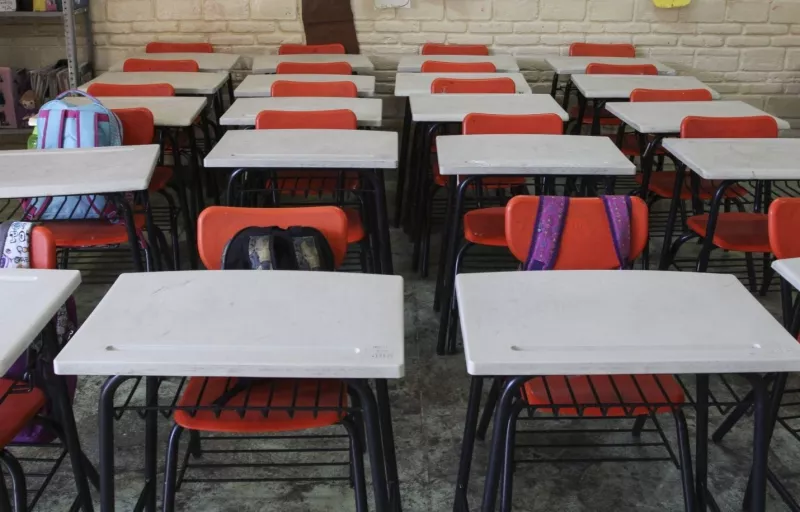 ¿El viernes 15 y lunes 18 de marzo de 2024 hay clases?