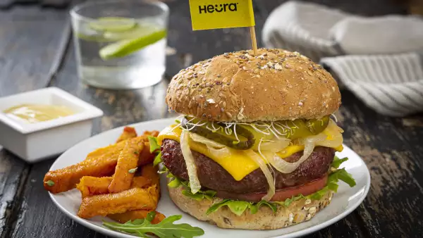 Heura comercializa en México sus hamburguesas de carne alternativa a la res. (Cortesía)