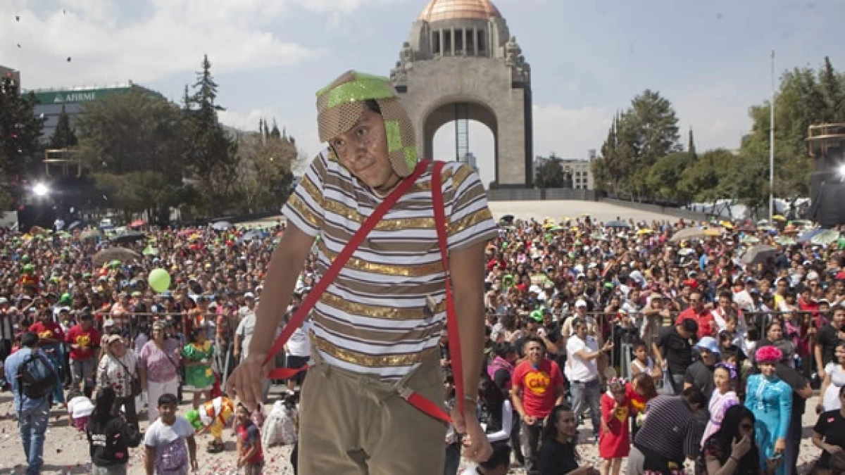 chavo del ocho chespirito monumento revolucion distrito federal