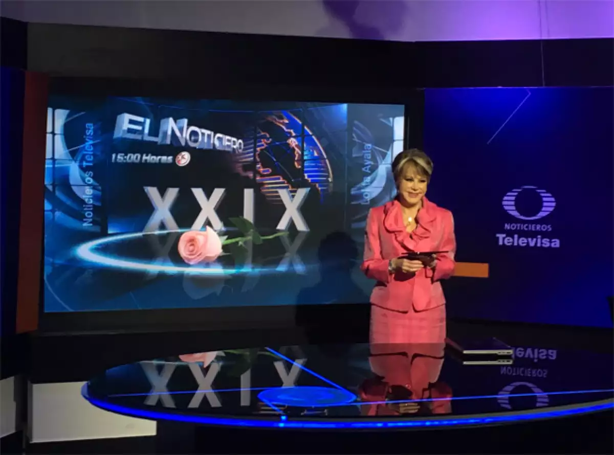 Después de estar casi 30 años al frente de su noticiero, Lolita Ayala se despidió con lágrimas en los ojos.