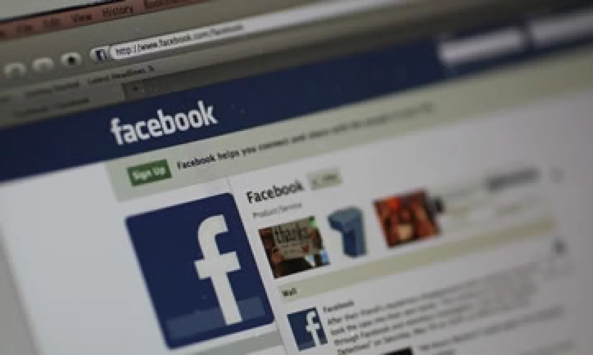 Facebook contrató en 2015 una unidad del grupo de medios de comunicación para observar y borrar publicaciones racistas en su plataforma en Alemania. (Foto: Getty Images )