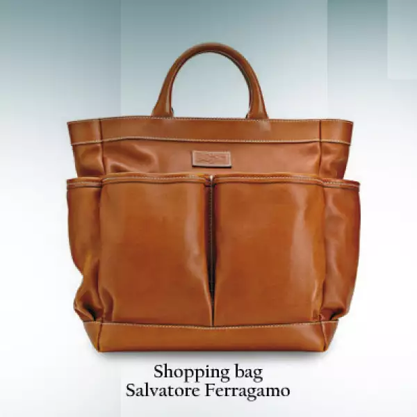 Los aficionados de la moda pueden usar un shopping bag, un poco más grandes y vistosos pero dignos de presumirse.