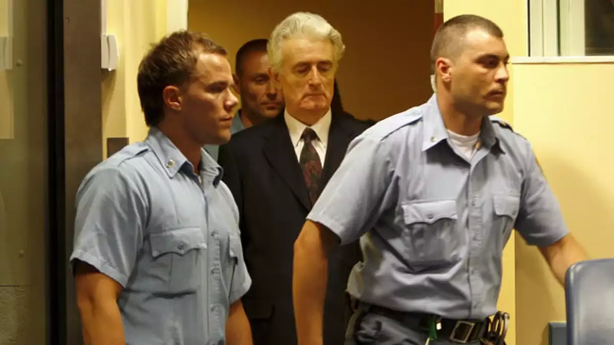 Radovan Karadzic posponen su juicio