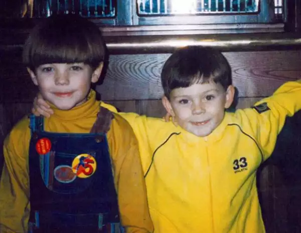 Louis Tomlinson (izquierda) es fan de Robbie Williams desde su infancia.