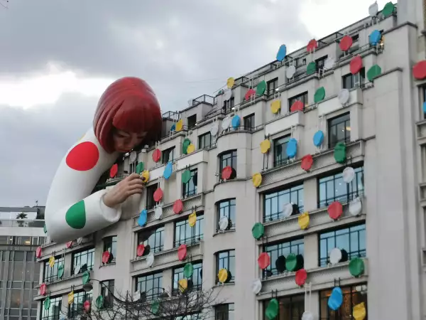 yayoi kusama louis vuitton paris