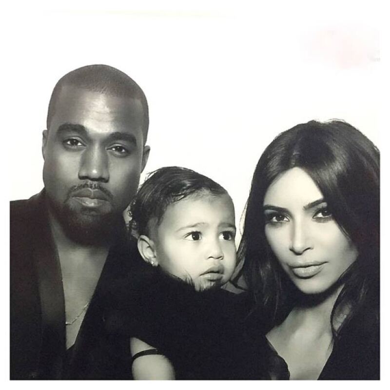 Kim festejó acompañada de sus dos grandes amores, Kanye y North.