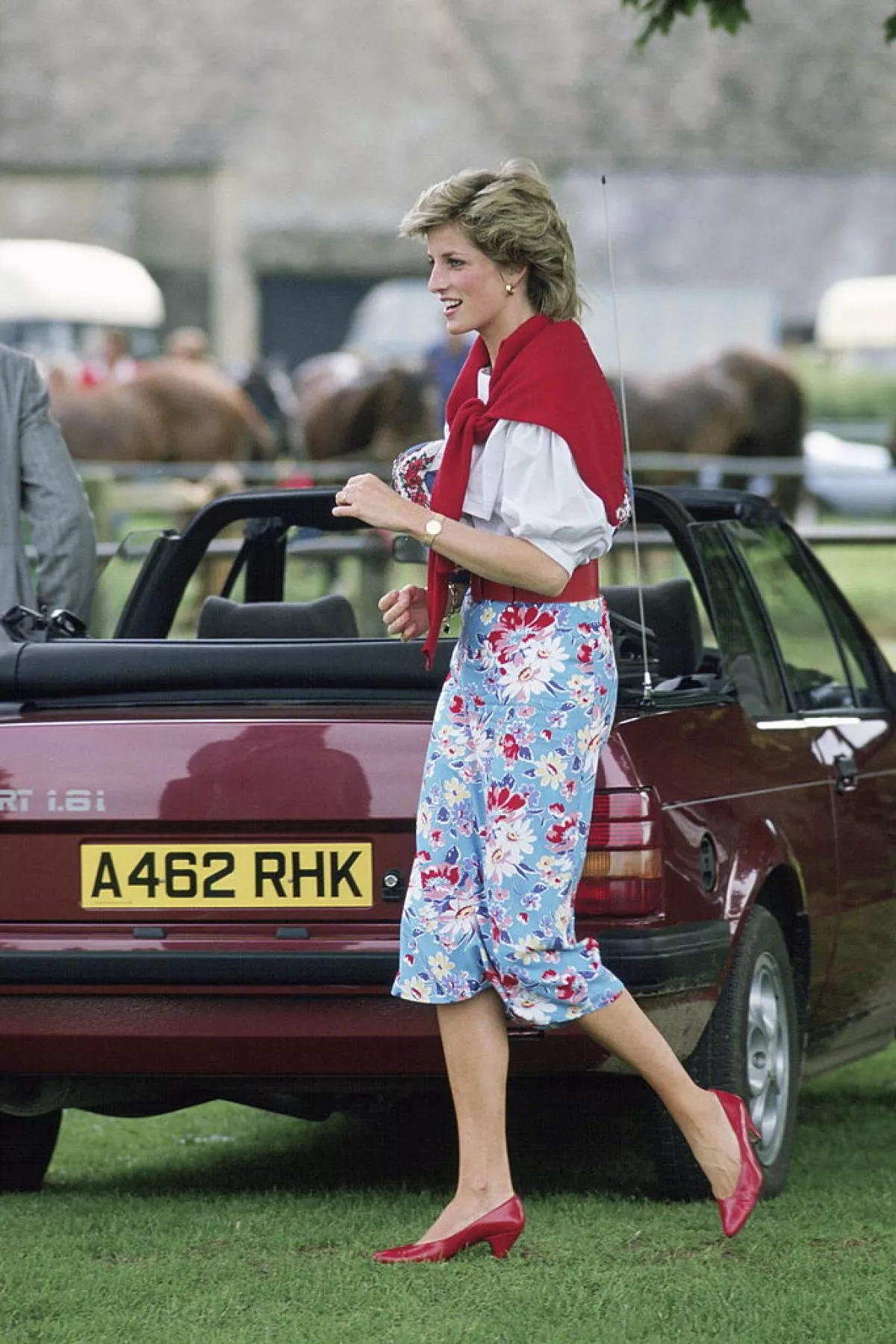 princesa-diana-ford-escort-cabriolet-car