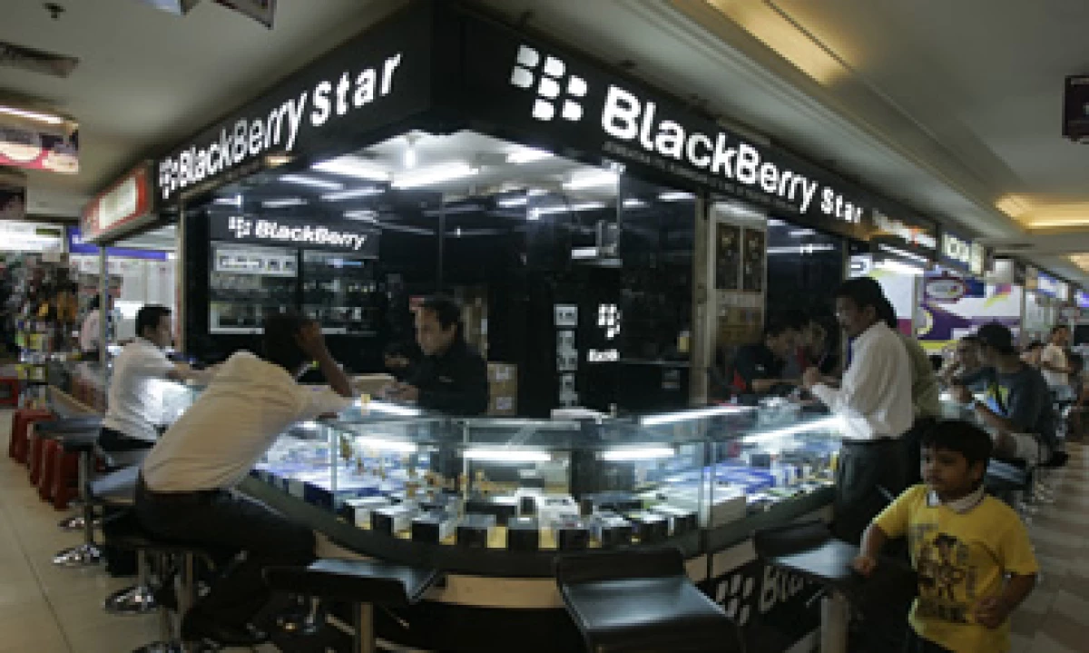 Los títulos del fabricante de BlackBerry llegaron a saltar más de un 10%. (Foto: AP)