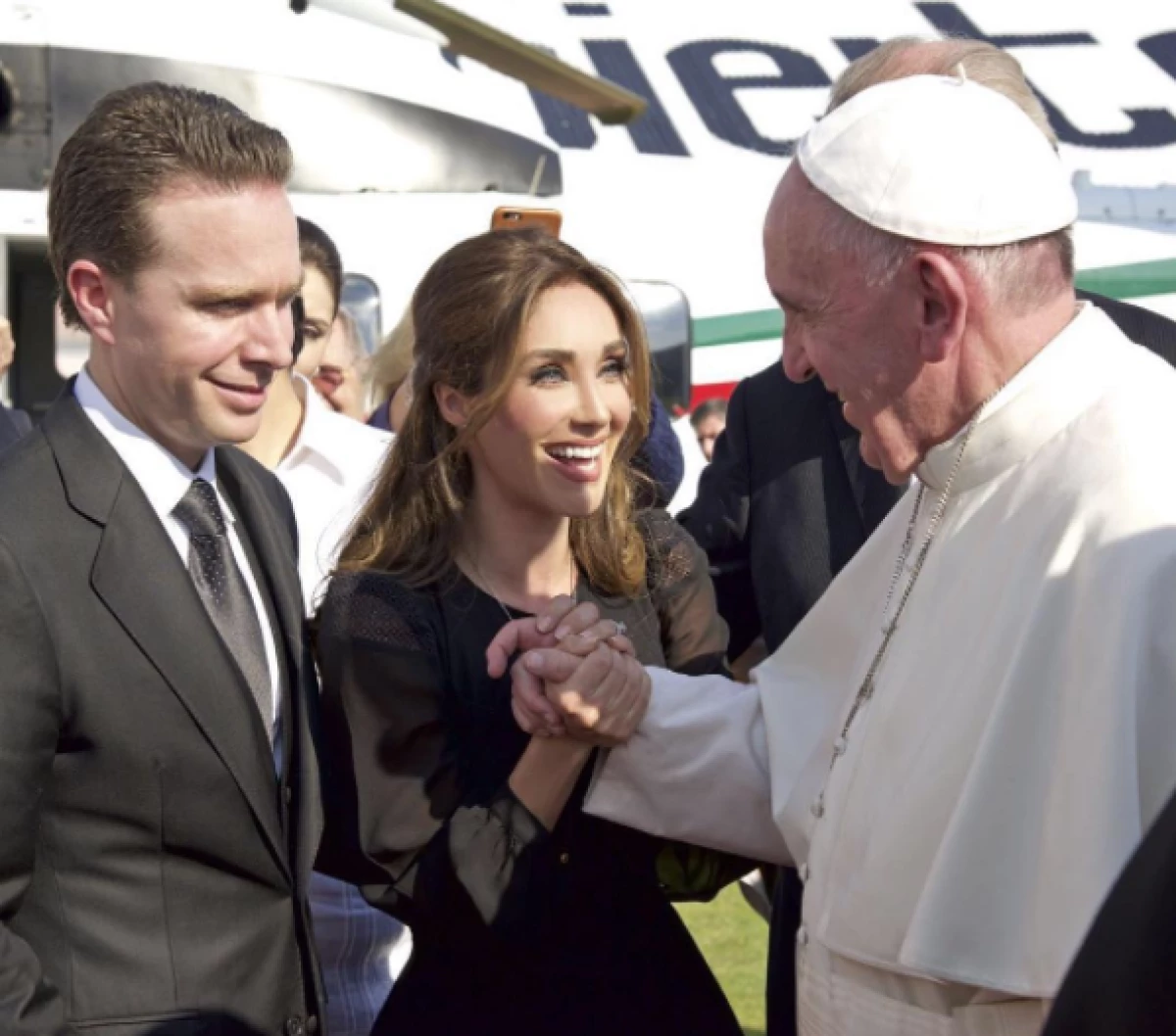 Anahí, Manuel Velasco, Papa Francisco