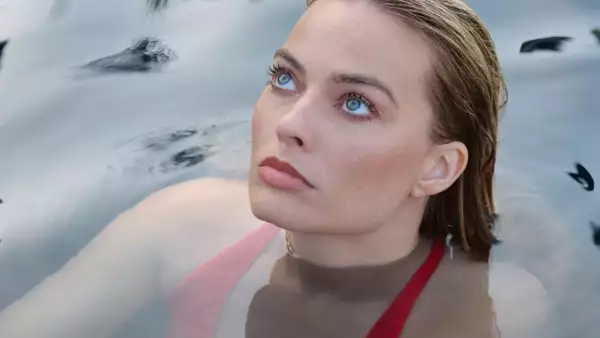 margot robbie chanel 5 .jpg