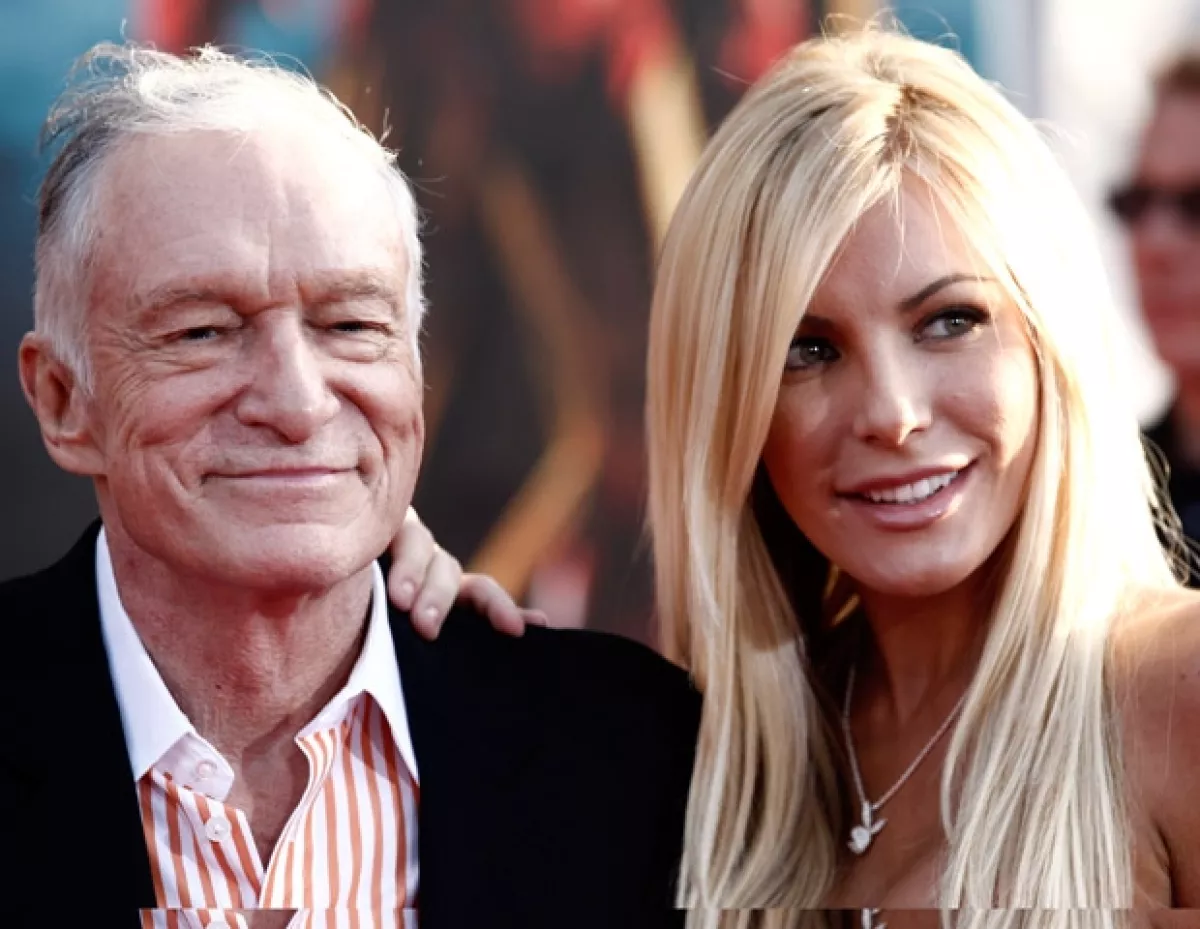 Sorprendió el hecho de que Crystal subastara el anillo de compromiso que le dio Hefner.