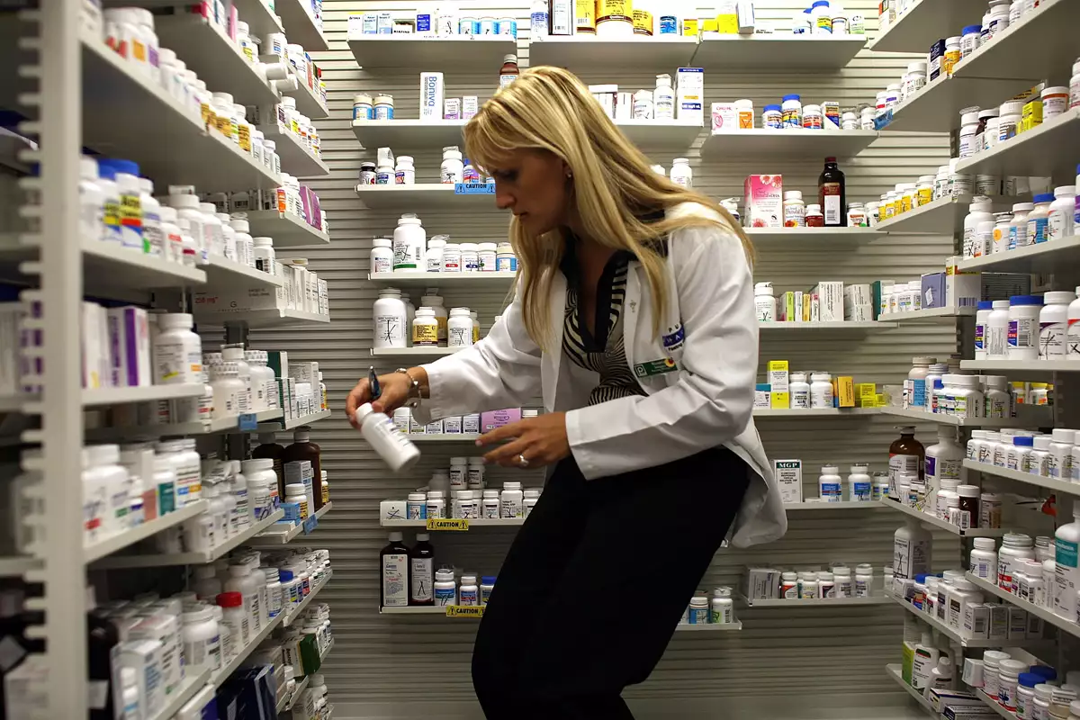 Se fortalecen en farmacias