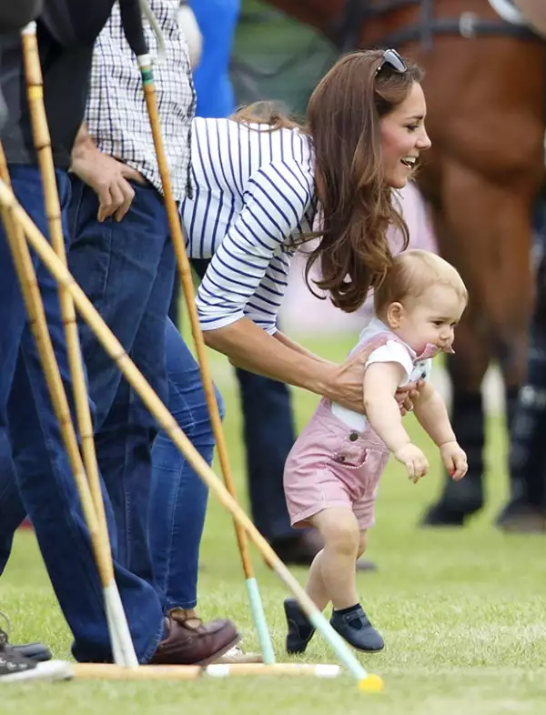Son pocas veces las que el príncipe George y sus papás se dejan ver juntos.