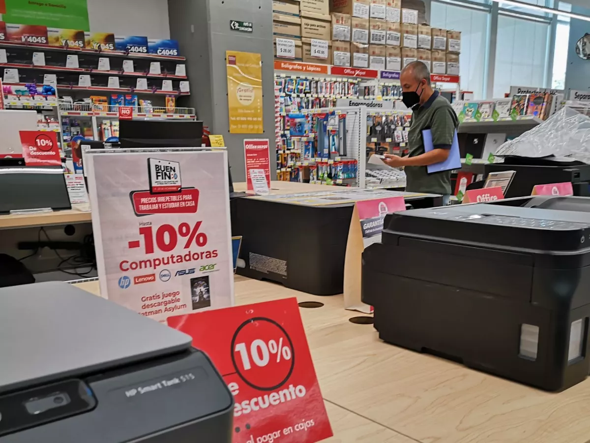 si el producto o servicio no cumple con lo prometido, exige compensación