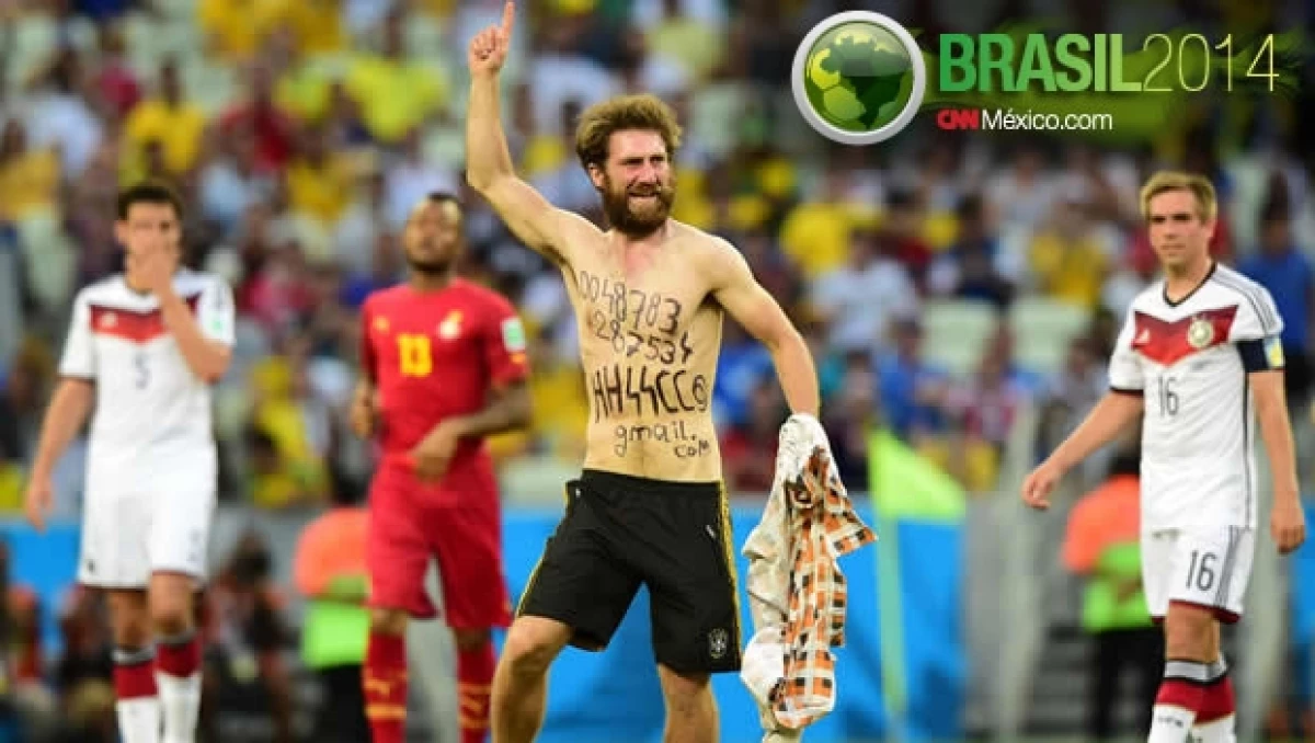 El supuesto aficionado alemán que ingresó al campo del Estadio Castelao de Fortaleza el sábado durante al Alemania contra Ghana