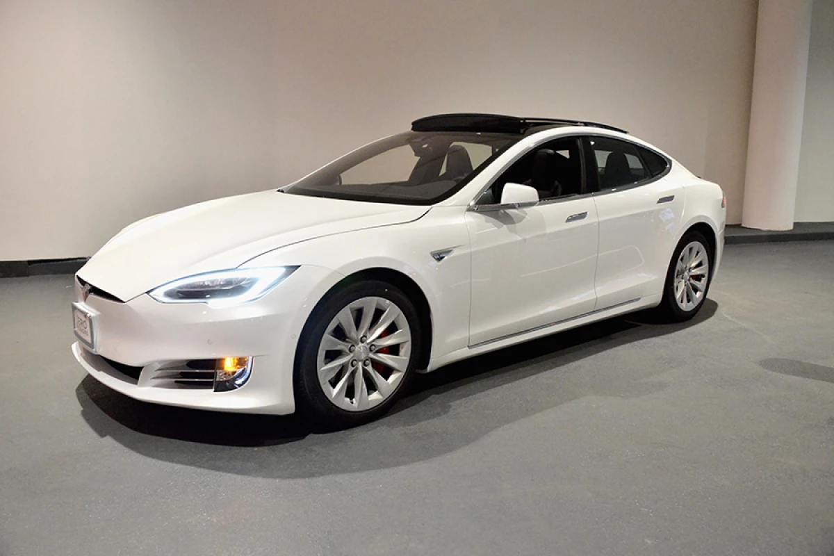 Tesla Model S