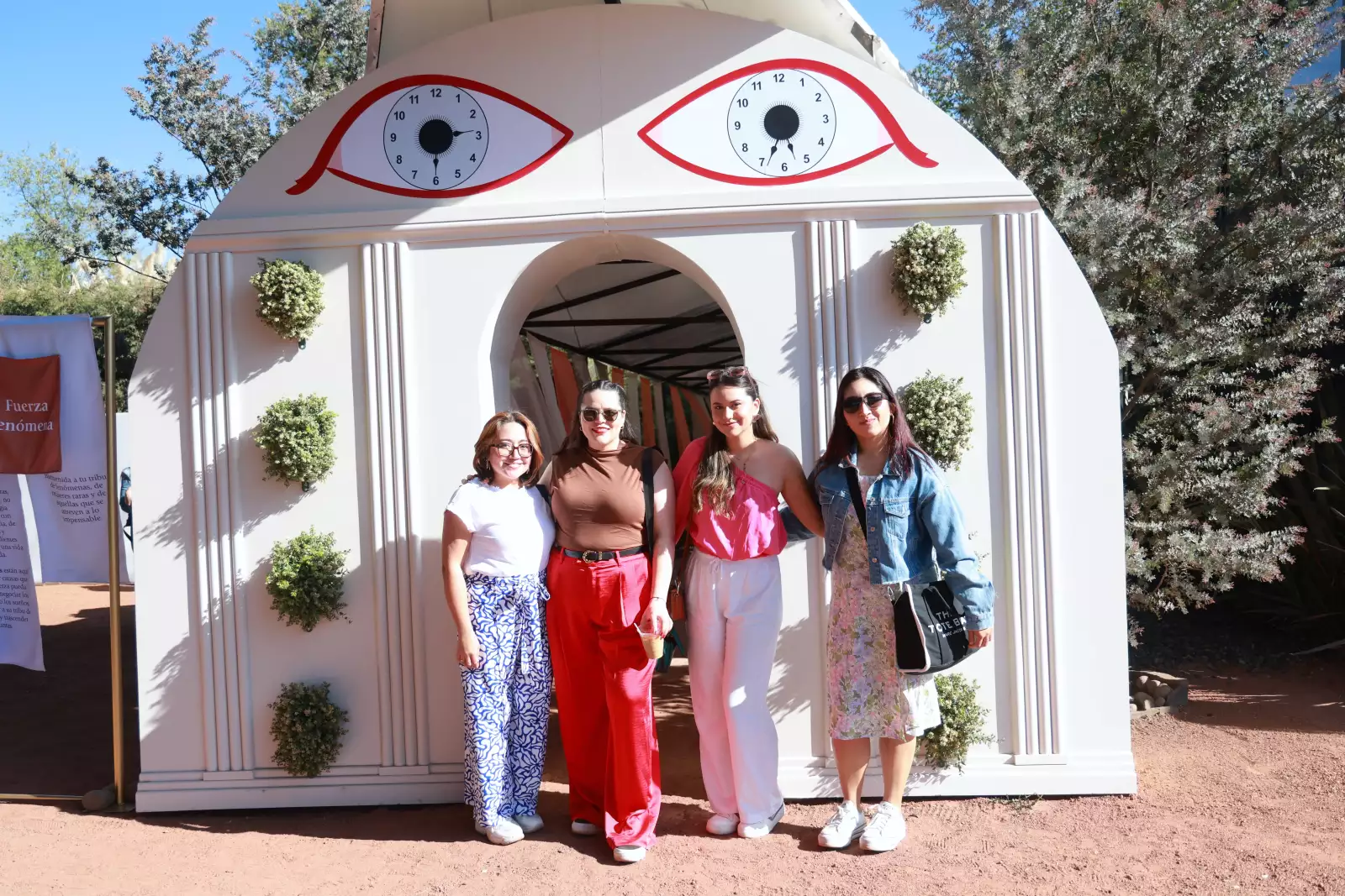 Luz Cornejo , Ceci Arellano , Cecilia Cruz y Jaqueline Muñiz 