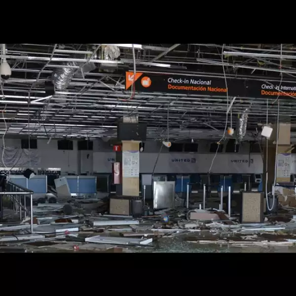 Odile aeropuerto Los Cabos destrozos