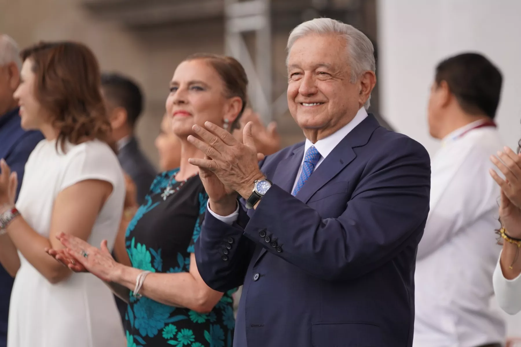 amlo aprobacion encuesta.jpeg
