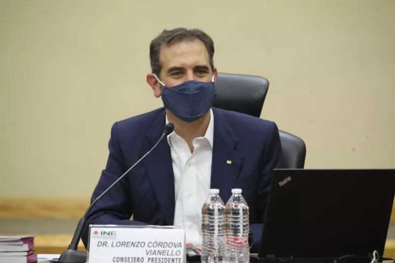 Consejeros del INE lanzan desplegado tras las acusaciones y descalificaciones contra el instituto por la consulta (consejeros del INE cierran filas) 