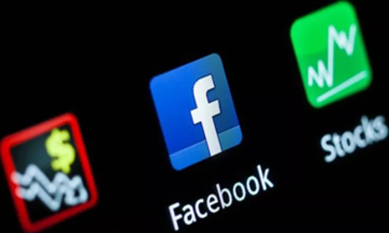 UBS AG reportó el 25 de mayo que sufrió pérdidas por cerca de 30 mdd derivadas de la decepcionante OPI de Facebook. (Foto: Reuters)