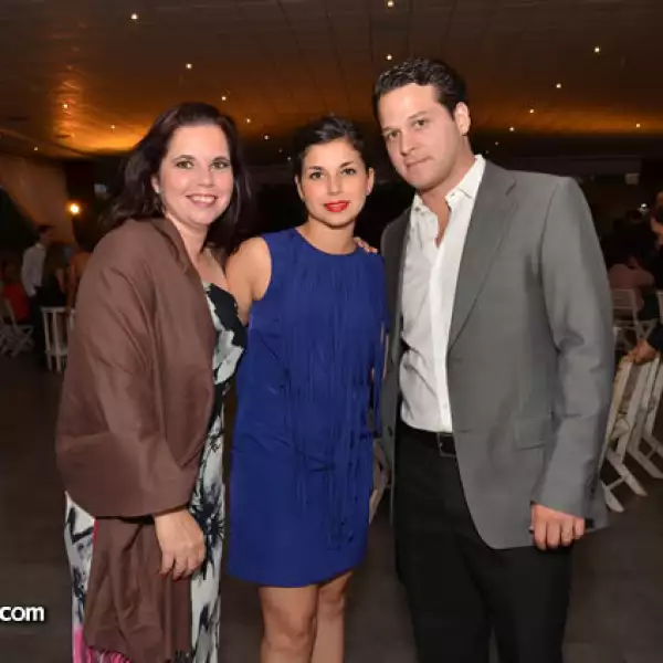 Martha Gómez, Lorena Córdova y Diego Casulleras