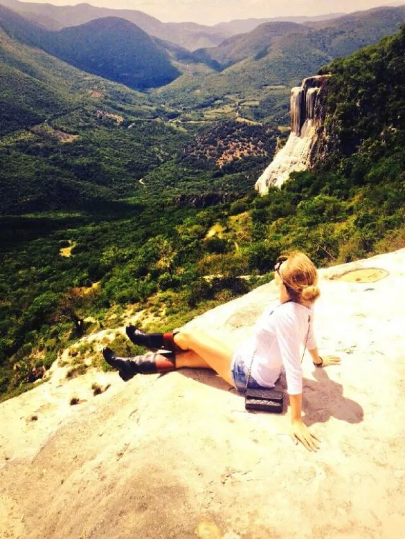 Desde George Clooney hasta Cara Delevingne, estas son los famosos que disfrutan de los bellos y paradisiacos lugares de México.