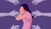 Chica se siente herida por el toque irrespetuoso de hombres extraños
