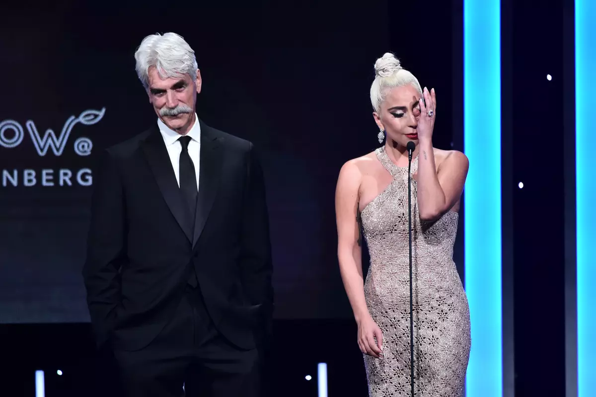 Lady Gaga no pudo contener las lágrimas al hablar de Bradley Cooper. 
