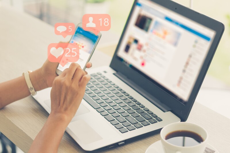 Redes sociales.