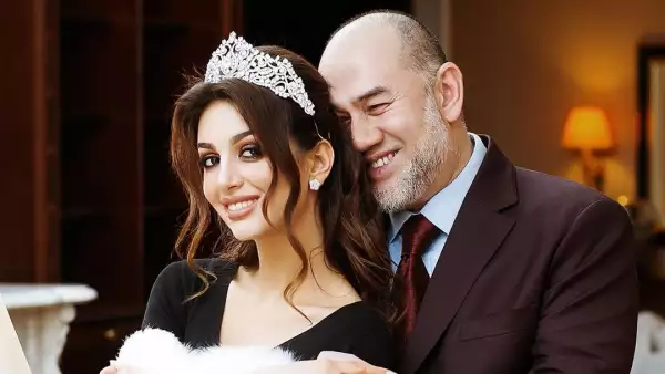 Ex rey de Malasia y Rihanna Oksana