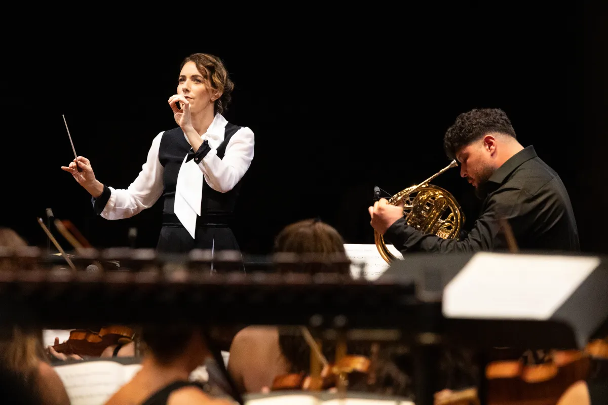 Alondra de la Parra y Matías Piñeira durante el estreno mundial de Rapa Nui, en el Festival paax GNP: 
