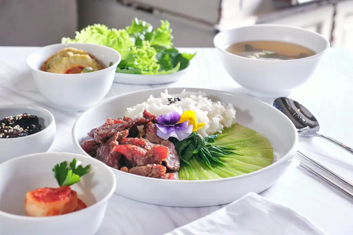 aeromexico presenta nuevo menu para su ruta a seul