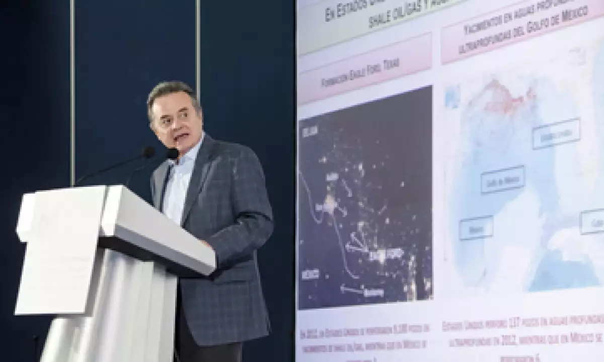 Joaquín Coldwell reiteró que la propuesta presidencial busca bajar las tarifas de luz. (Foto: Cuartoscuro)