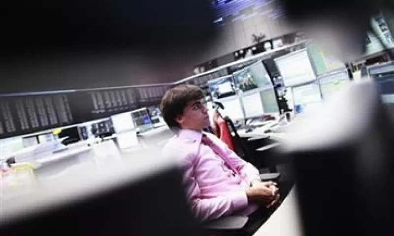 La prohibición de operaciones en posiciones cortas limitó el daño para los títulos de los bancos.  (Foto: Reuters)