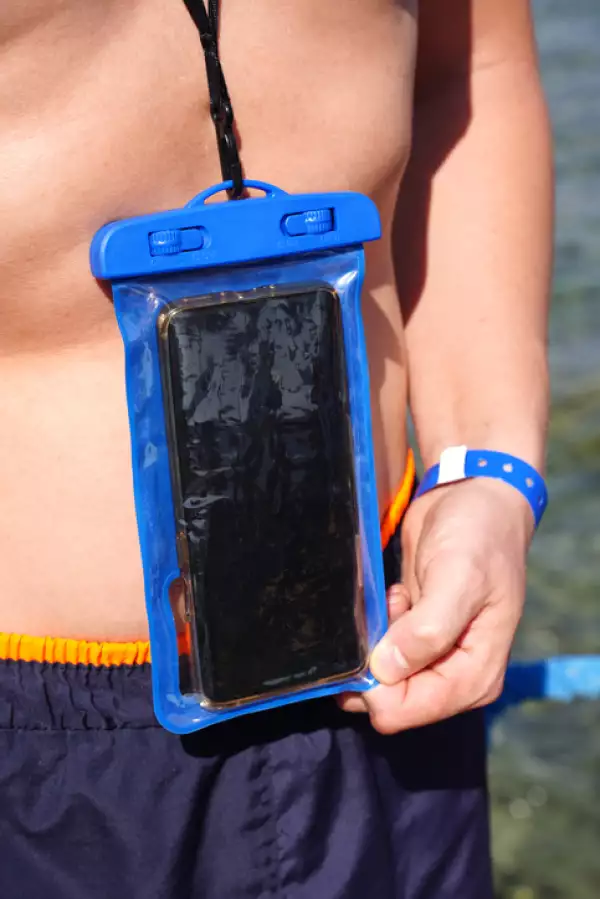 Blue waterproof smartphone case for taking pictures underwater