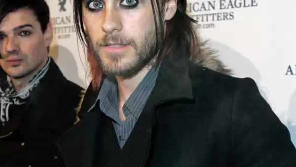 Desde que cambió la actuación por la música a Jared Leto se le ve seguido con maquillaje alrededor de los ojos.
