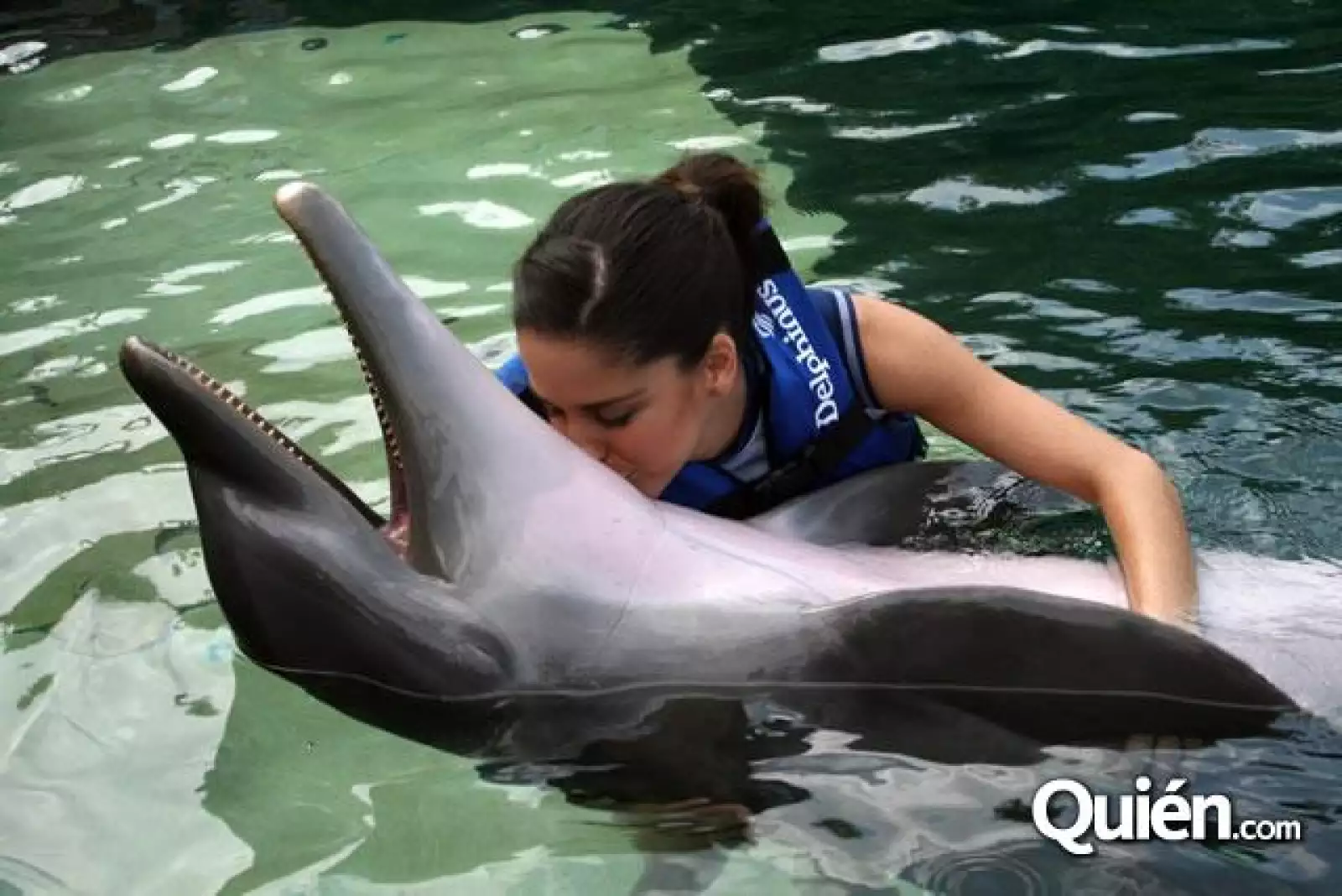 Ana Claudia Talancón rostro Delphinus