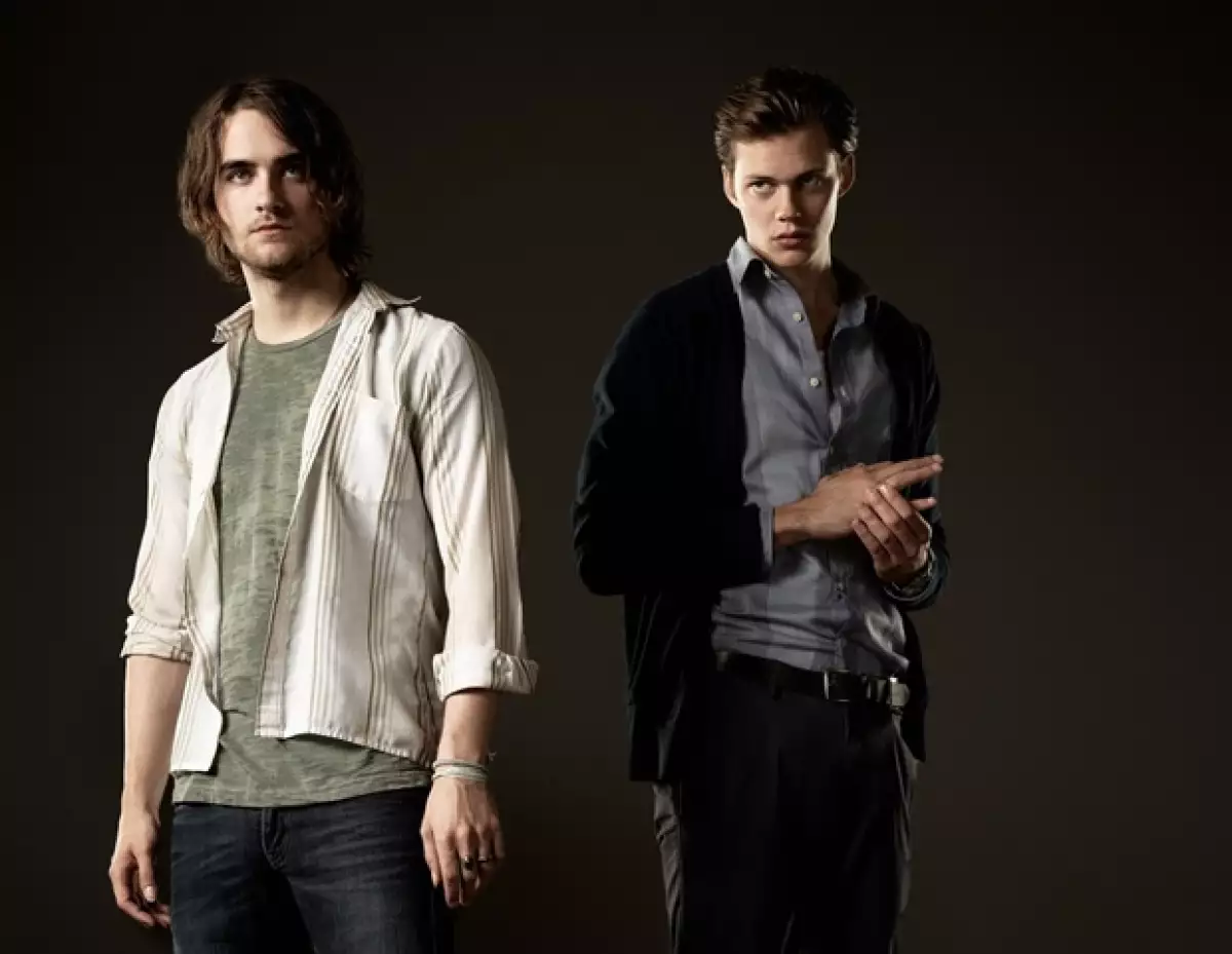 Bill Skarsgard y Landon Liboiron llegaron a quitarle sus lugares a Robert Pattinson y Taylor Lautner como los vampiros y hombres lobos más sexys del pop culture.