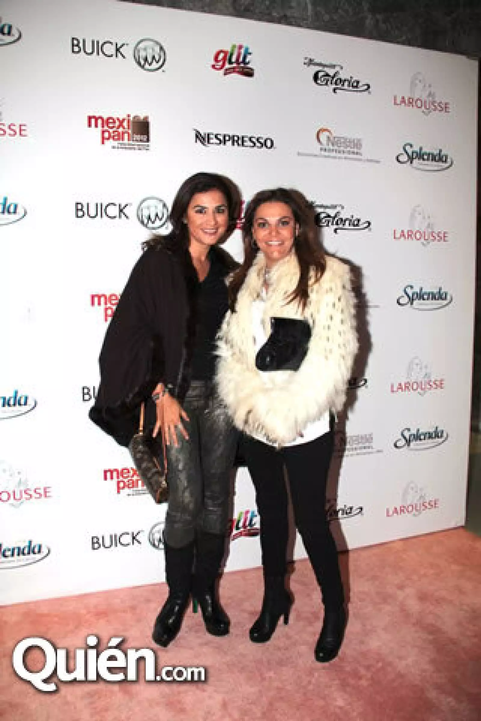 Nelly Nunes,Sosalia Bastón