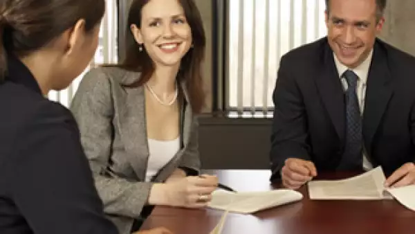 La comunicación en momentos dificiles es fundamental para motivar a los empleados a trabajar en un objetivo comúm. (Foto: Jupiter Images)