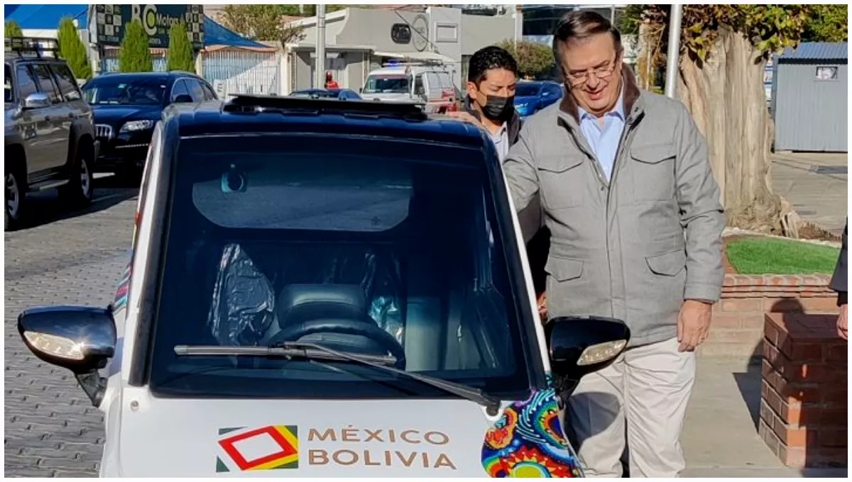 ebrard-auto.jpg