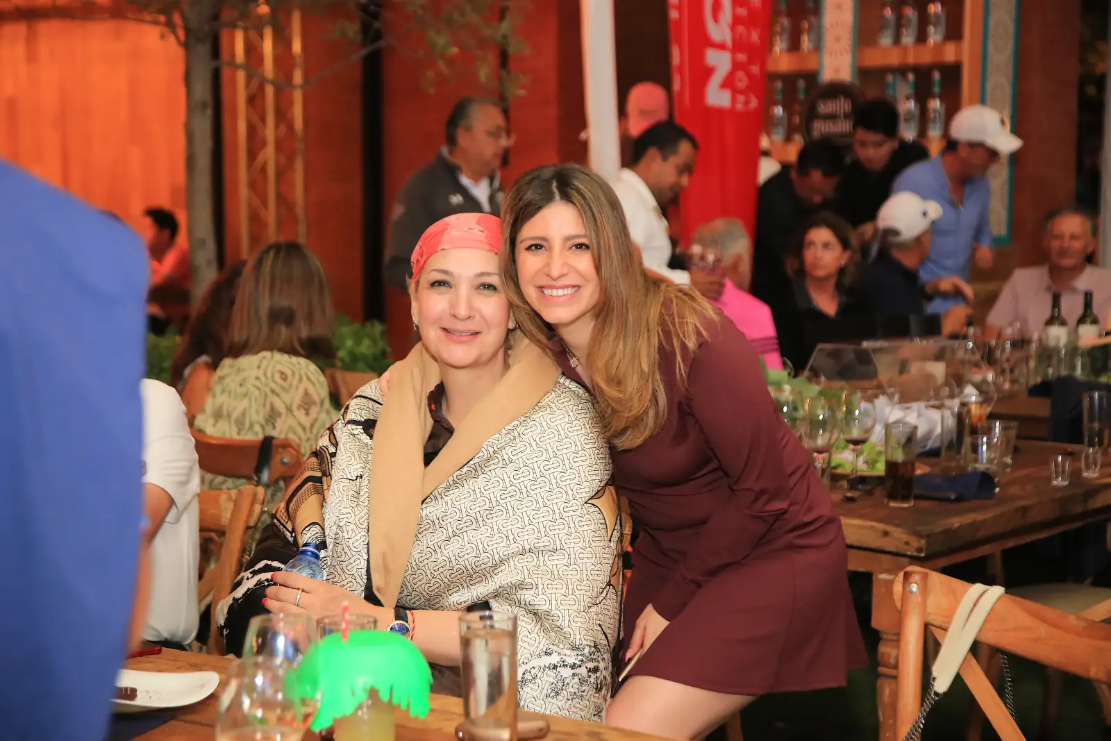 Ana Hernández y Giselle Aboudib