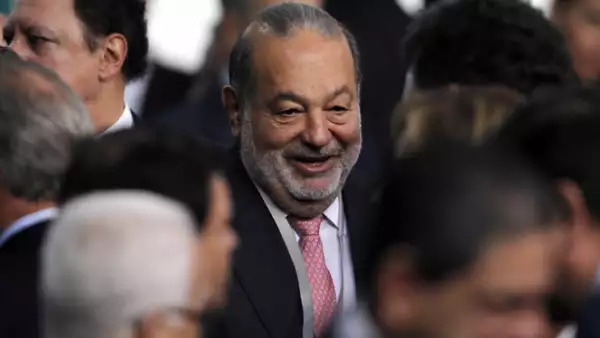 El empresario Carlos Slim Helú estuvo entre los invitados al primer mensaje de Enrique Peña Nieto como presidente de México.