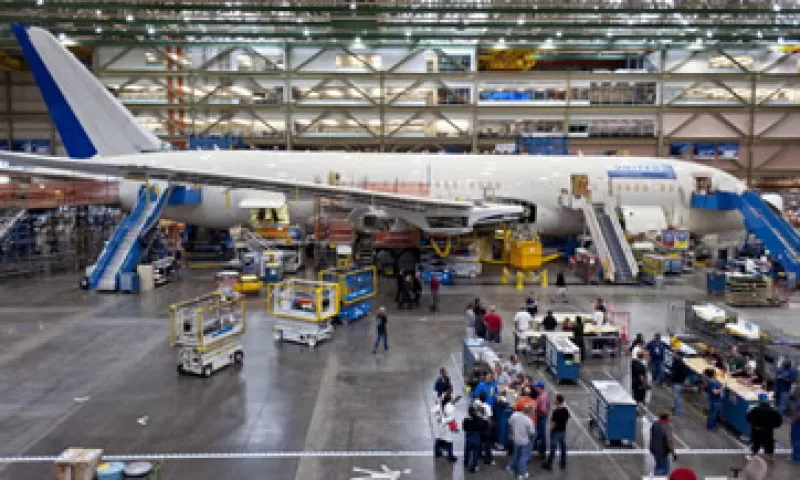 Las autoridades investigan un incendio que se produjo este mes en un modelo 787 de una aerolínea etiope. (Foto: Archivo)