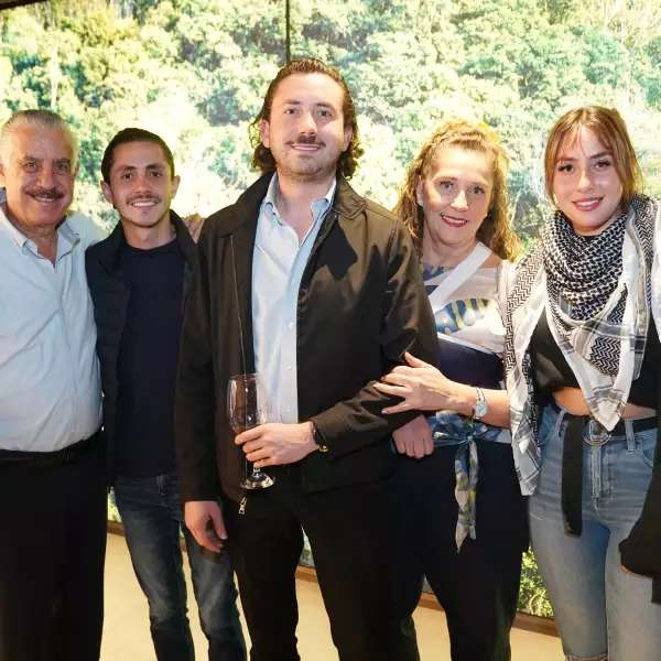 Raúl, Raúl, Diego, Ivette y Andrea Tostado