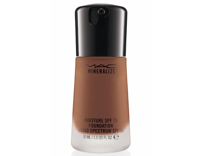 Base de maquillaje, Mineralize Foundation, MAC, $525; Antara.