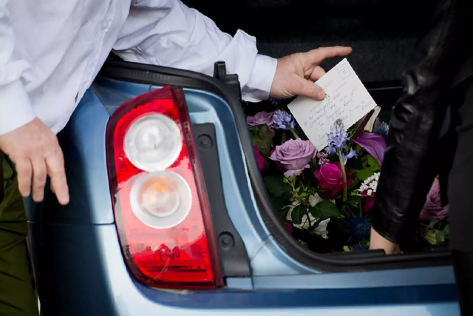Funeral de Peaches Geldof. Está previsto que las cenizas de Peaches sean esparcidas en el jardín de una propiedad cercana a ese templo que tiene su padre, Bob Geldof.