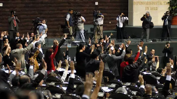 Con 346 votos a favor y 82 en contra los diputados avalaron las observaciones del presidente a la #Ley3de3.