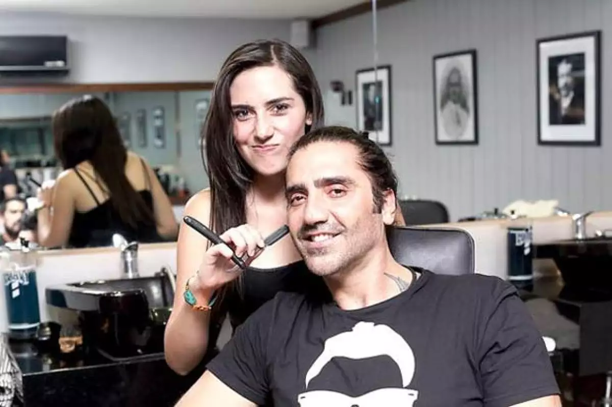 Después de anunciar el concurso hace unos días, por fin se dio a conocer a la ganadora para rasurar al Potrillo.
